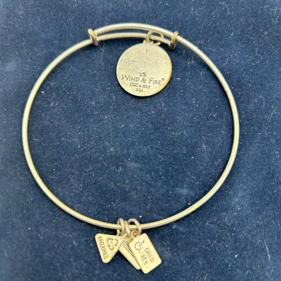 Beautiful Bracelet - Picture 2 of 3